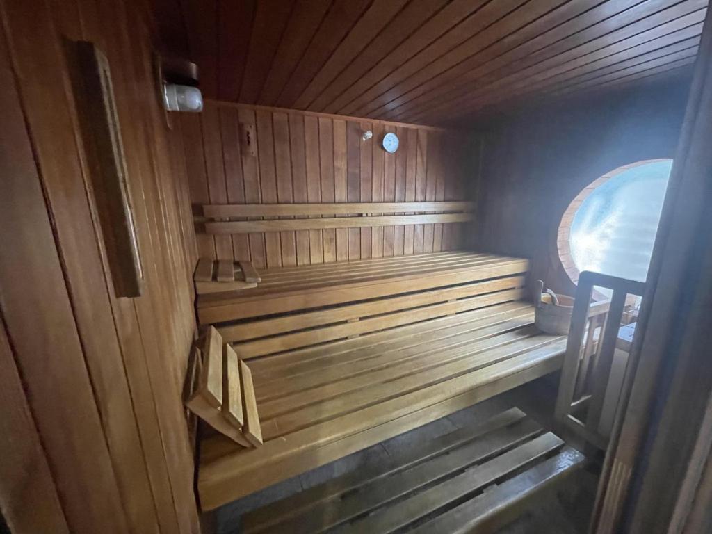 Le Victoria, Elegant T2 Au Bord Des Plages, Piscine, Sauna 芒通 外观 照片
